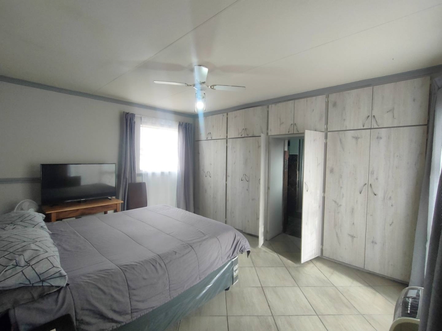 4 Bedroom Property for Sale in Langenhovenpark Free State